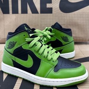WMNS AIR JORDAN 1 MID - GREEN/BLACK